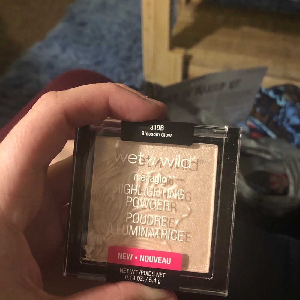 Wet and wild highlighter